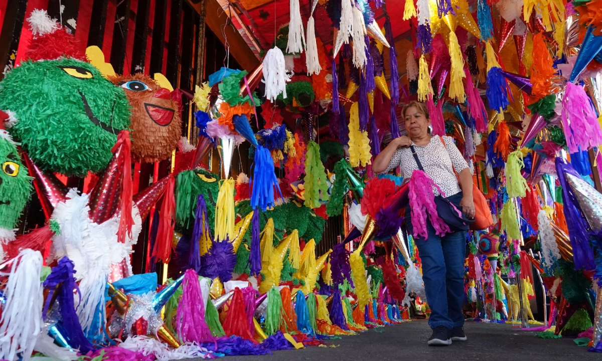 piñatas Navidad Iztapalapa mercado de Jamaica cenas covid